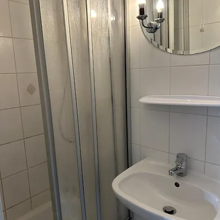 Monteurzimmervermietung Zu Den Zwei Linden Eggersdorf Гостевой дом Eggersdorf (Salzland)