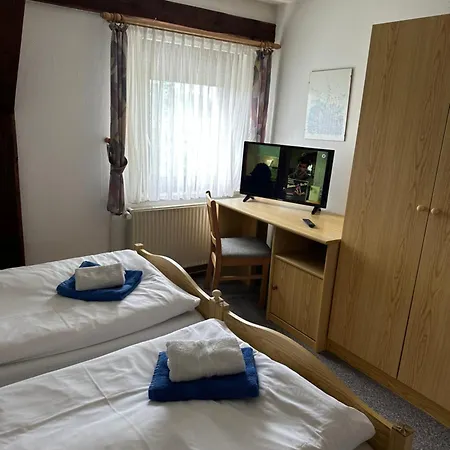 Konukevi Monteurzimmervermietung Zu Den Zwei Linden Eggersdorf 3*