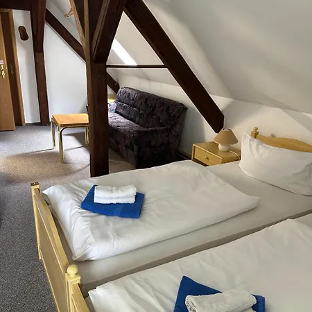 Konukevi Monteurzimmervermietung Zu Den Zwei Linden Eggersdorf Eggersdorf (Salzland)