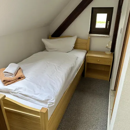 Monteurzimmervermietung Zu Den Zwei Linden Eggersdorf Konukevi Eggersdorf (Salzland)