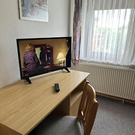 Monteurzimmervermietung Zu Den Zwei Linden Eggersdorf Konukevi 3*