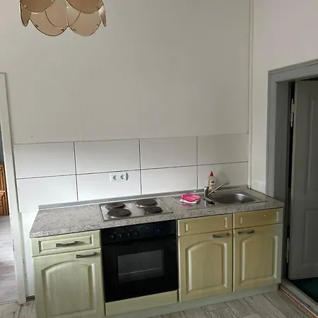 Гостевой дом Monteurzimmervermietung Zu Den Zwei Linden Eggersdorf