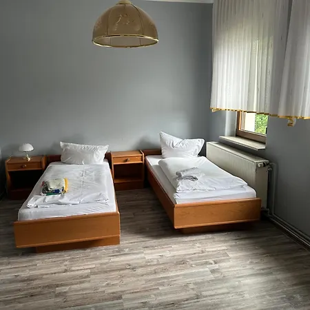 Monteurzimmervermietung Zu Den Zwei Linden Eggersdorf 3*