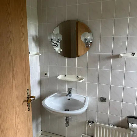 Monteurzimmervermietung Zu Den Zwei Linden Eggersdorf Eggersdorf (Salzland)