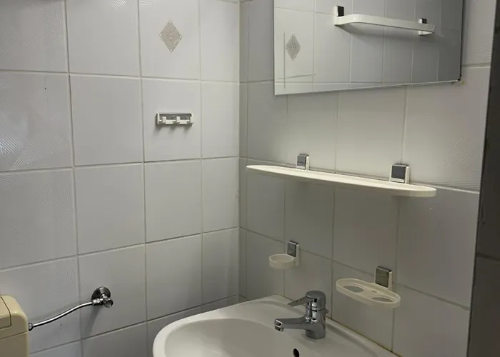 Monteurzimmervermietung Zu Den Zwei Linden Eggersdorf Konukevi