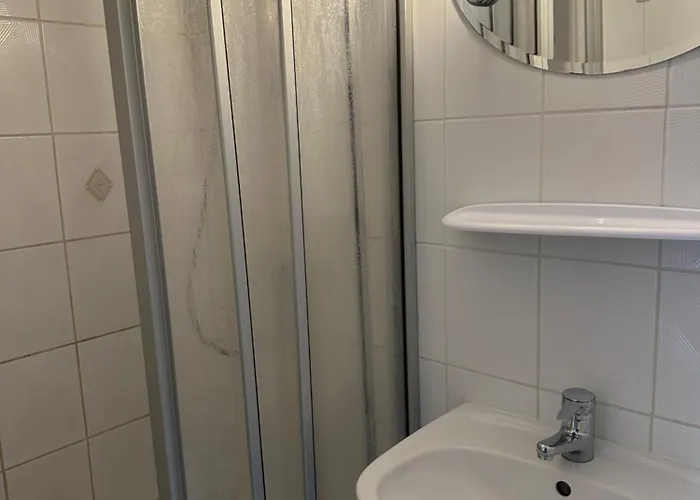 Monteurzimmervermietung Zu Den Zwei Linden Eggersdorf Konukevi Eggersdorf (Salzland)