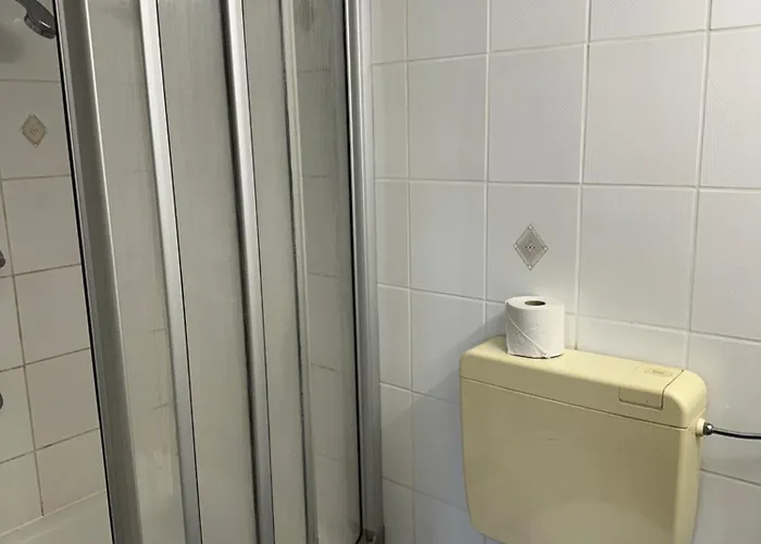 Monteurzimmervermietung Zu Den Zwei Linden Eggersdorf Konukevi 3*