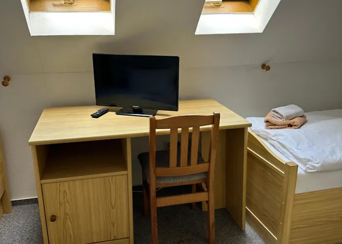 Konukevi Monteurzimmervermietung Zu Den Zwei Linden Eggersdorf