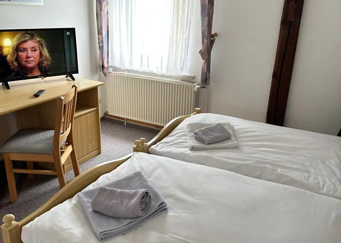 Konukevi Monteurzimmervermietung Zu Den Zwei Linden Eggersdorf